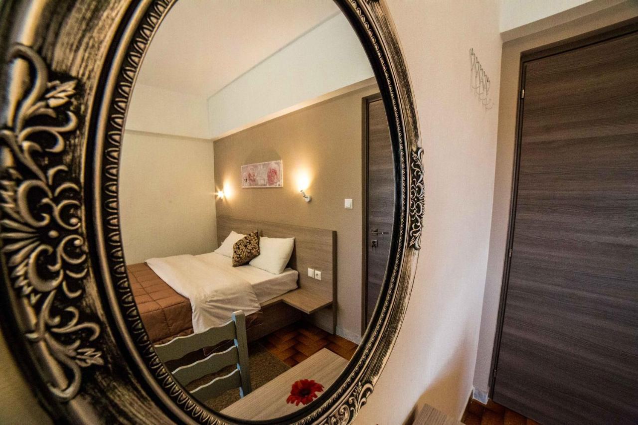 Stalaktites Hotell Ioánnina Exteriör bild